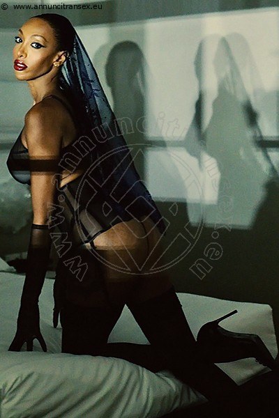 Foto Annuncio Trans Napoli Naomi Closed
