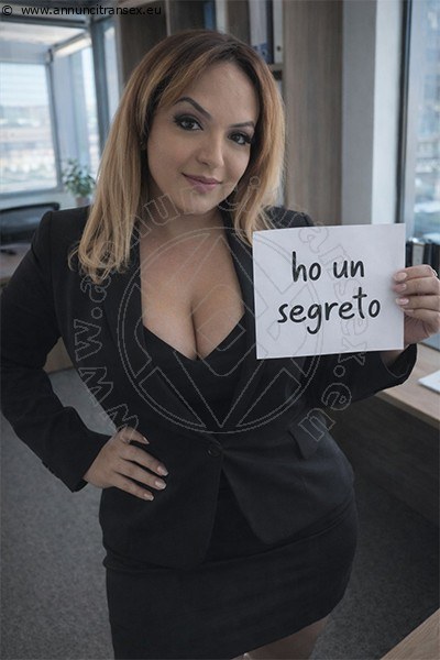 Foto Annuncio Transescort Genova Dottoressa Mony