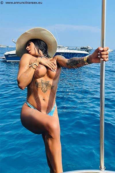 Foto Annuncio Transescort Roma Arianna Ferrari Pornostar